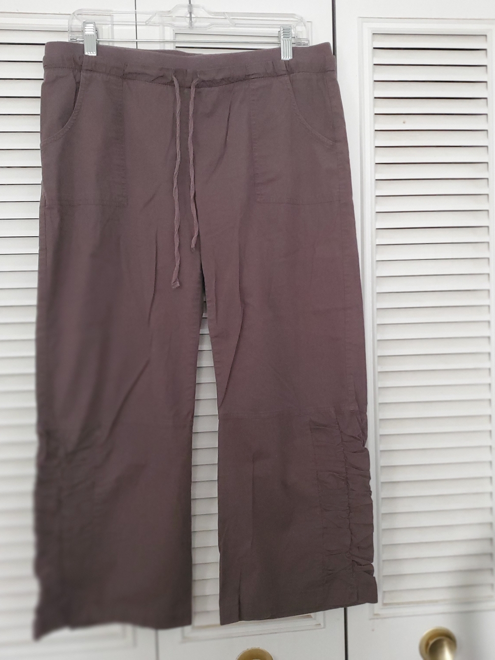 XCVI Women's Drawstring Capris in Mauve Taupe